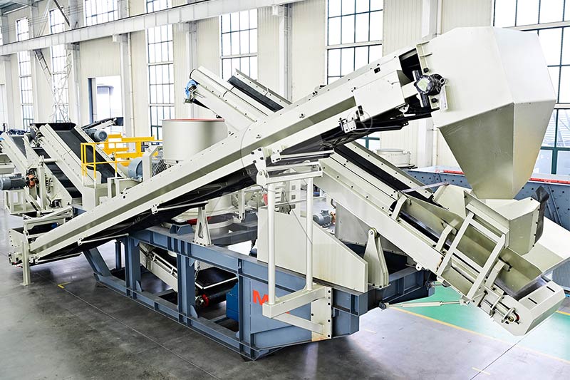 MK250HS secondary crushing operation